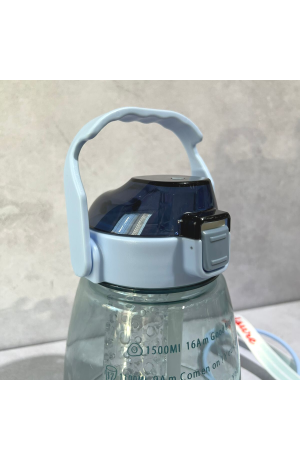 Garrafa Azul de Plástico com Canudo , Alça e Infusor - 1500ml